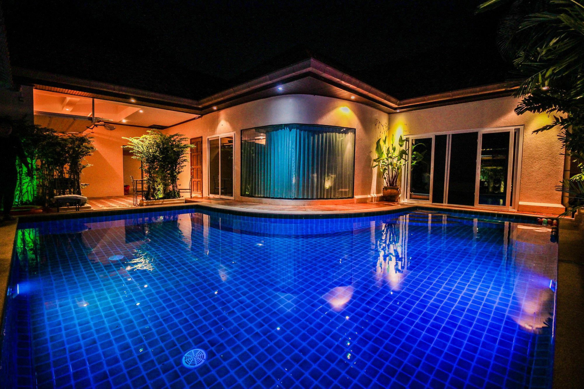 Cosy Beach Pool Villas By Pattaya Sunny Rentals Kültér fotó
